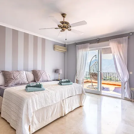 Stunning Golf With Pool And Stunning Views